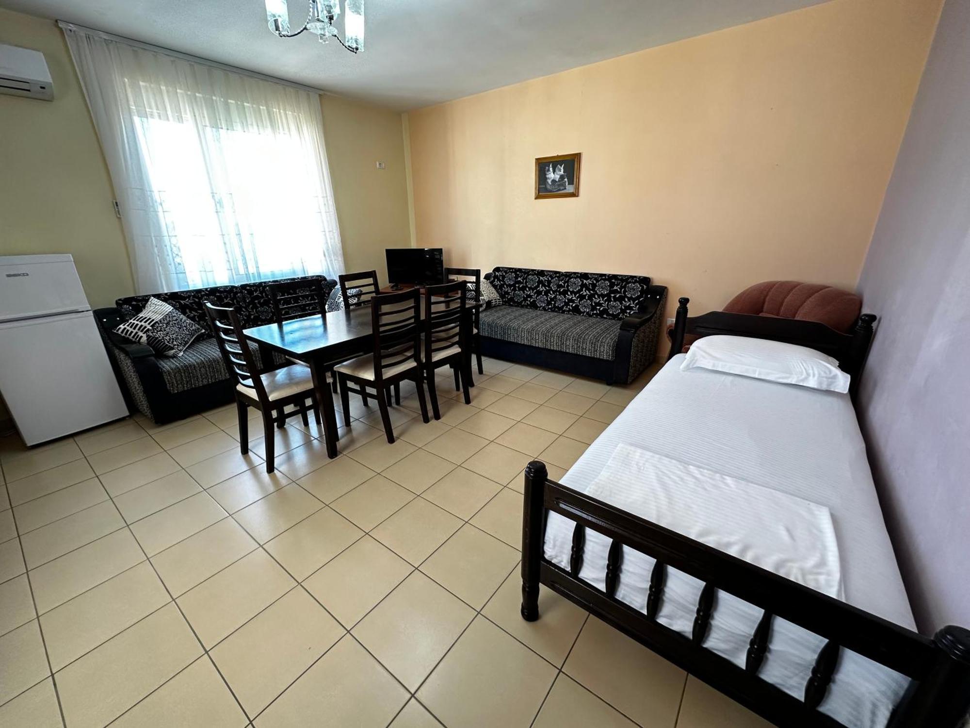 Romance Holiday Garden Inn Δυρράχιο Εξωτερικό φωτογραφία
