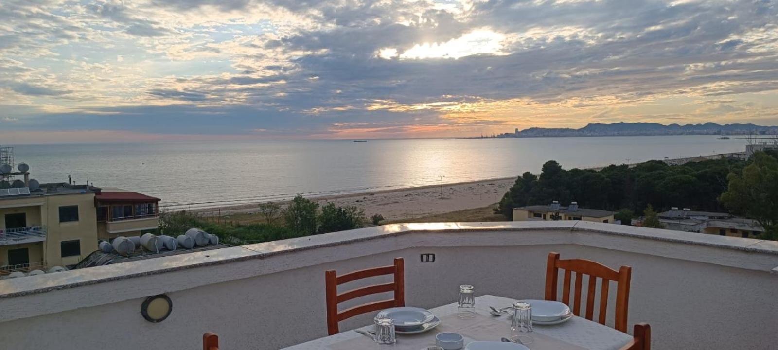 Romance Holiday Garden Inn Δυρράχιο Εξωτερικό φωτογραφία